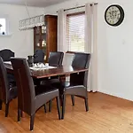 10 Person In *