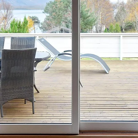 10 Person In * Midsund