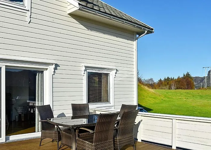 Semesterbostad 10 Person In Misund